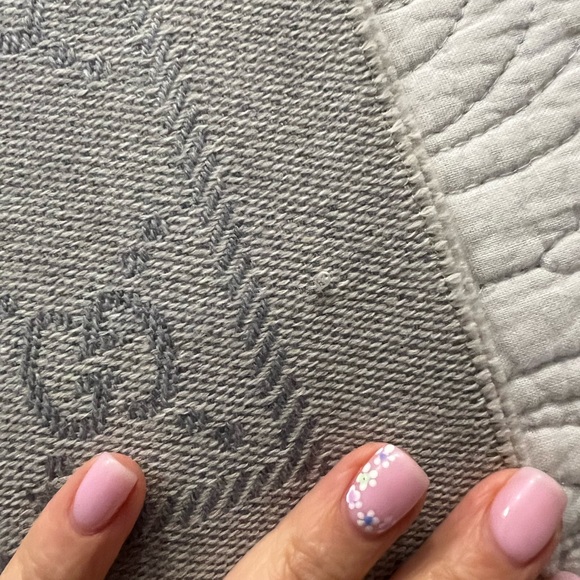 Gucci gray & beige scarf - Picture 6 of 6